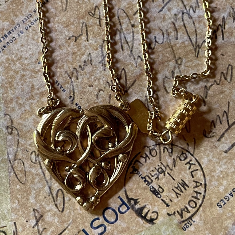 Vintage 1928 gold heart necklace